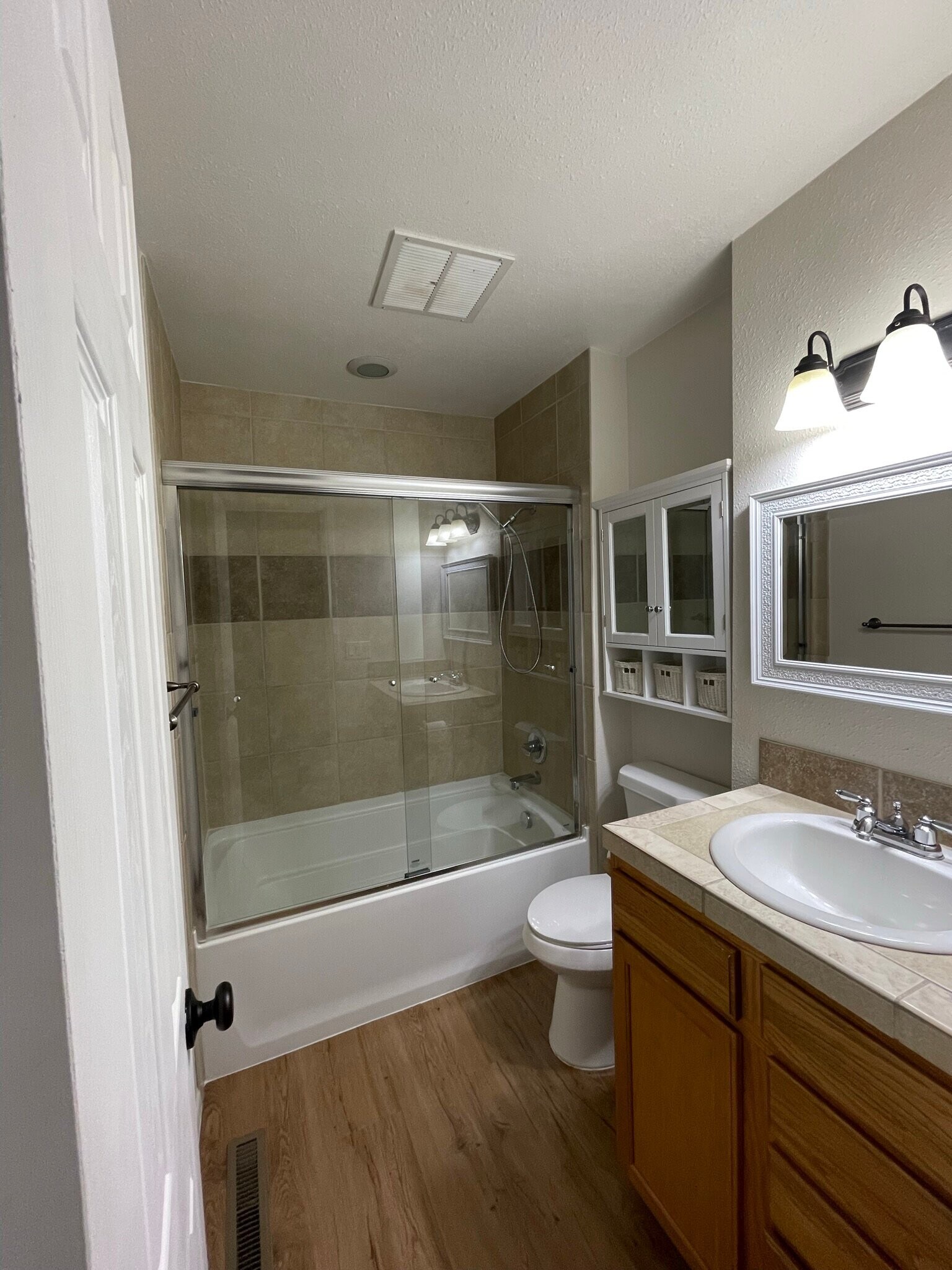 Building Photo - 2640 Villa Loma Dr