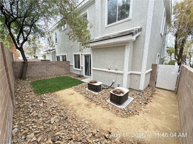 Building Photo - 228 Friendly Ct