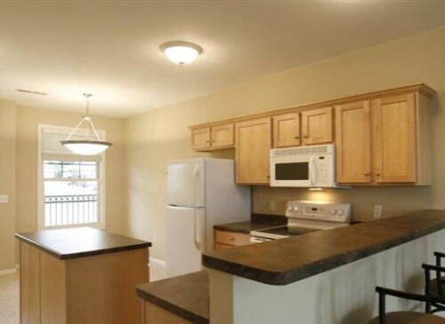 Building Photo - 1128 Foster Rd