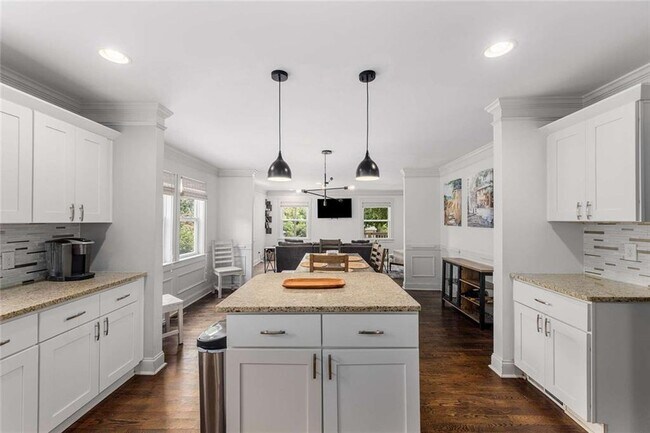 Building Photo - 1134 Knott St SE