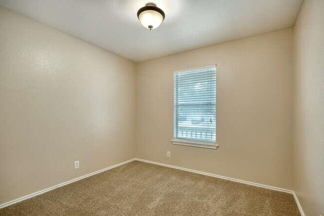 Building Photo - 244 LANGLEY None