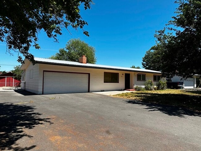 Primary Photo - 3 Bedroom Home
