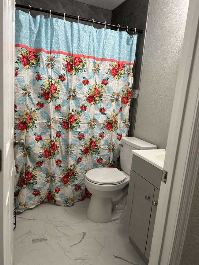 Building Photo - "Well Maintained 3-Bedroom, 2 Bathroom in Yuma Valley!"