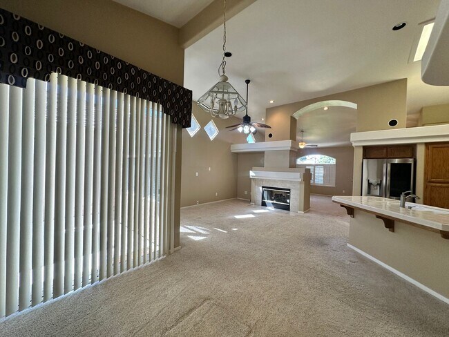Building Photo - SE Visalia home coming soon!!