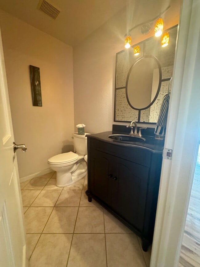 Building Photo - Beautiful Fort Collins Home with Golf Cour...
