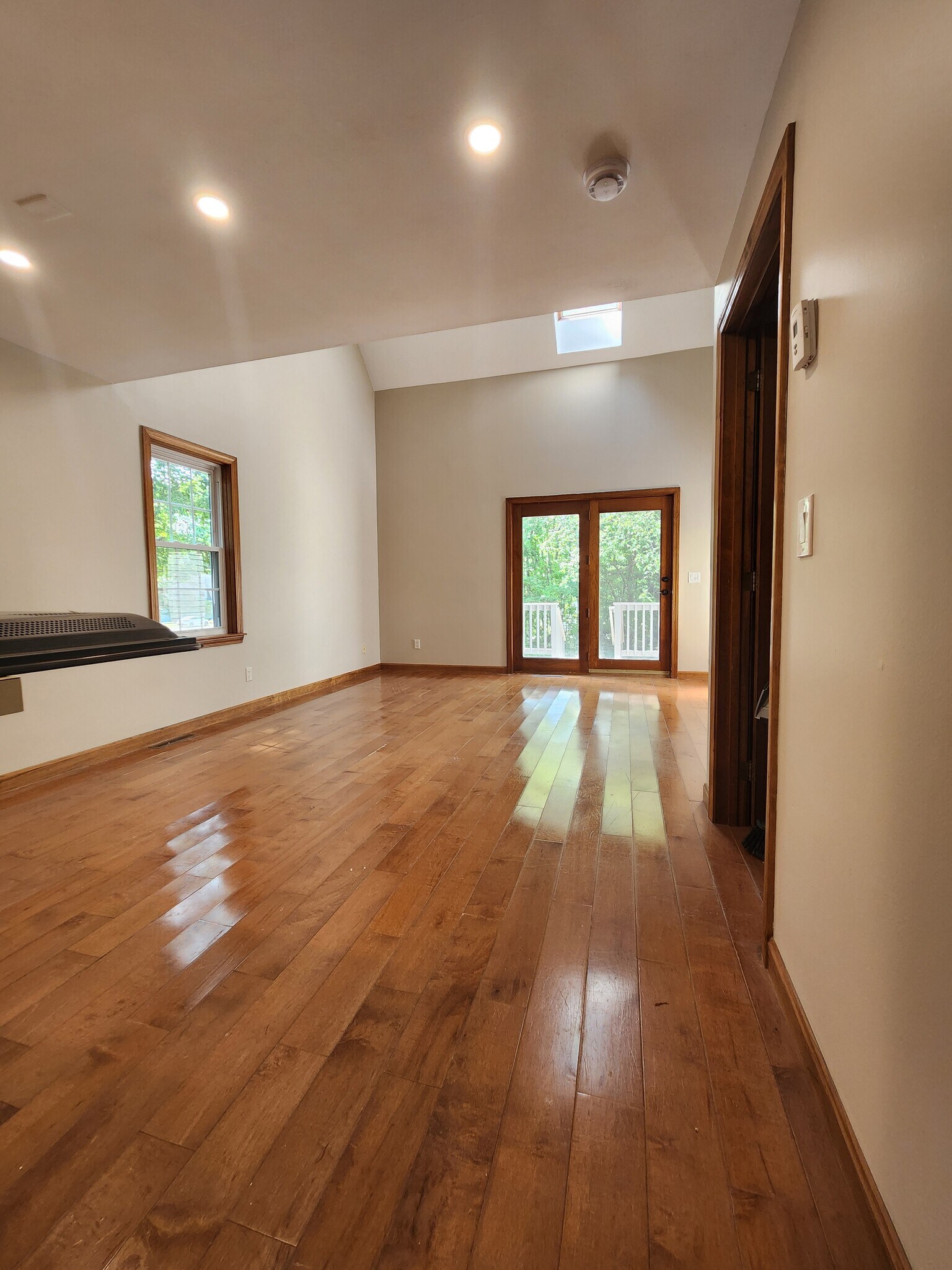 Building Photo - 21 Glengarry Dr