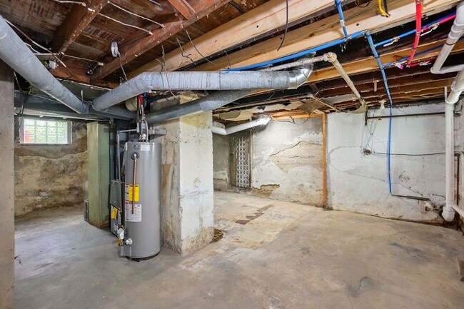 Building Photo - Two Bedroom in Dayton With Move in Special!!