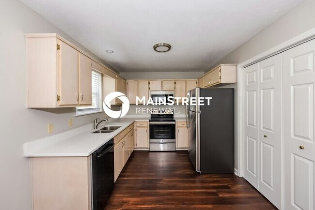 Building Photo - 4 Bedroom Pet-Friendly Home in Hermitage, TN with Main Street Renewal