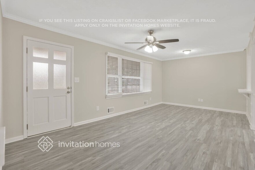 Building Photo - 3954 Lindley Dr