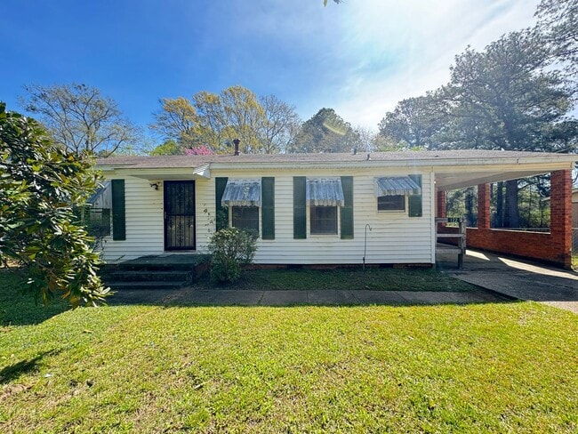 Building Photo - 3 Bed, 2 Bath Home in Grambling!