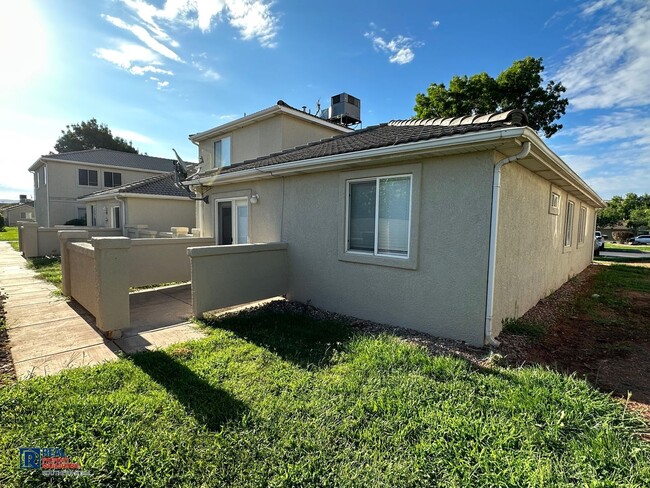 Building Photo - Fully Remodeled 3 bedroom 2 bathroom