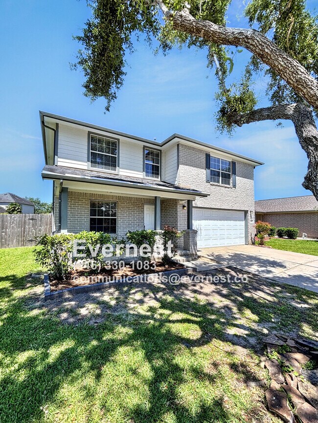 Building Photo - 3-Bedroom Home with Scenic Community Ameni...