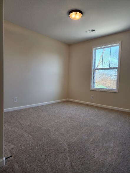 Building Photo - 615 Peachers Mill Rd