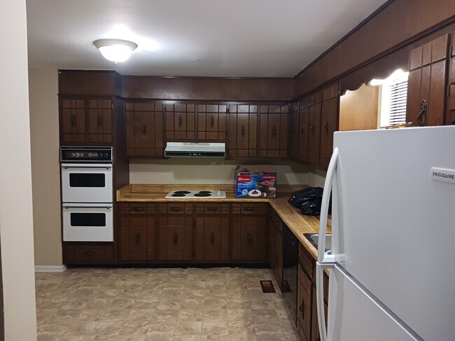 Building Photo - 130 W Midvale Ave