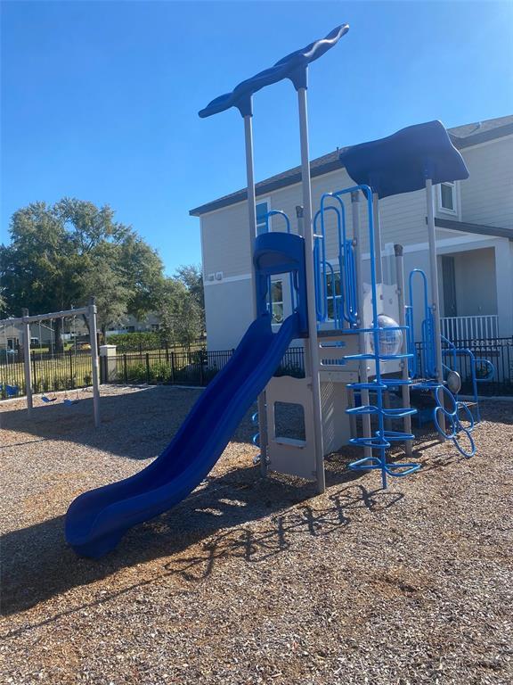 Building Photo - 2053 Milkweed St