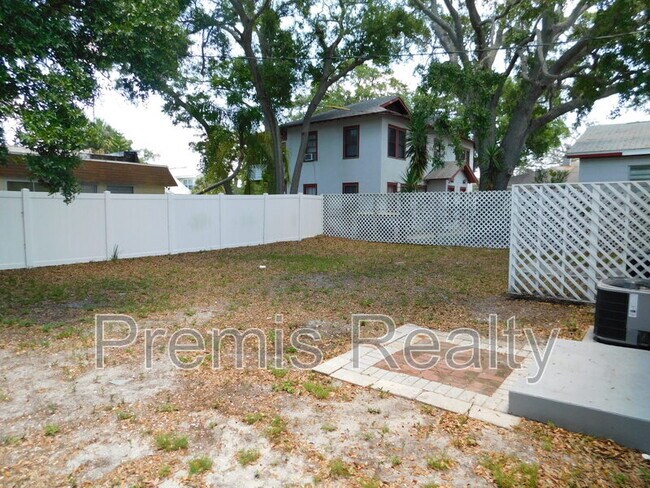 Building Photo - 1186 Grove St