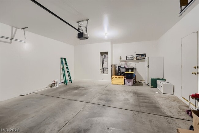 Building Photo - 8301 Boseck Dr