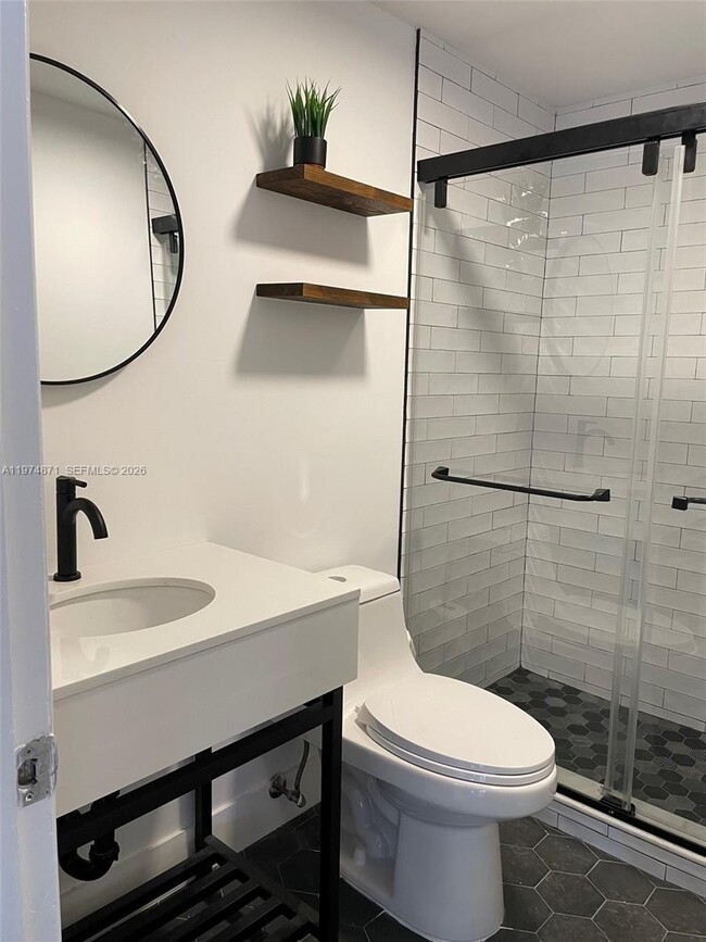 Building Photo - 4702 SW 67th Ave