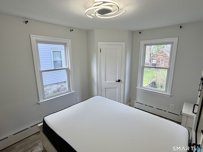 Building Photo - 163 Beechwood Ave
