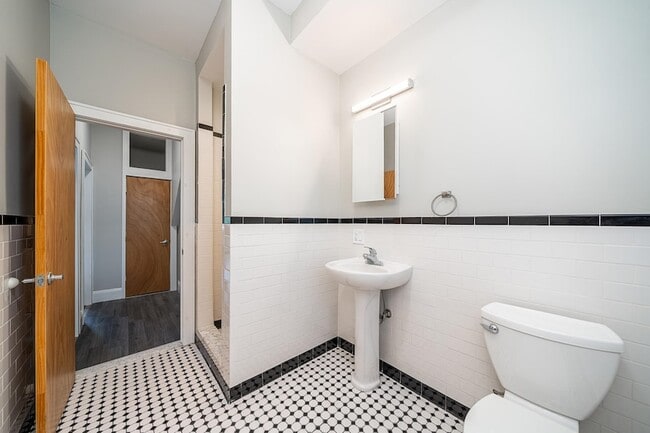 Building Photo - 213 Ogden Ave.