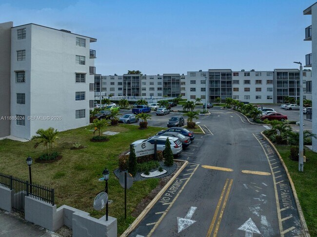 Building Photo - 14180 SW 84th St