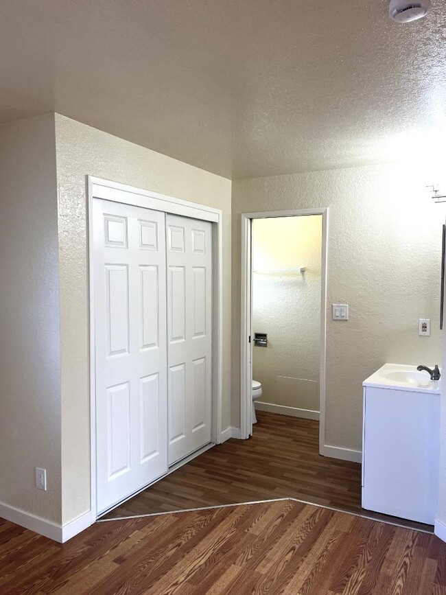 Building Photo - 7551 Rosanna St