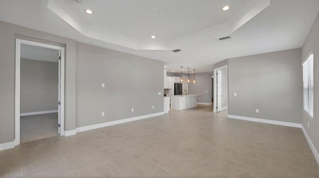 Building Photo - 690 Allora Ave