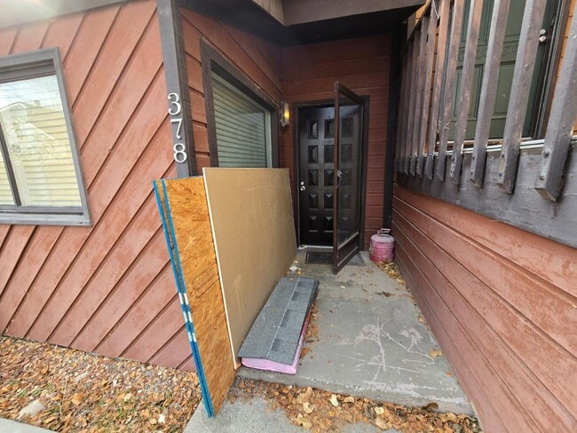 Building Photo - 378 Hidden Valley Cir