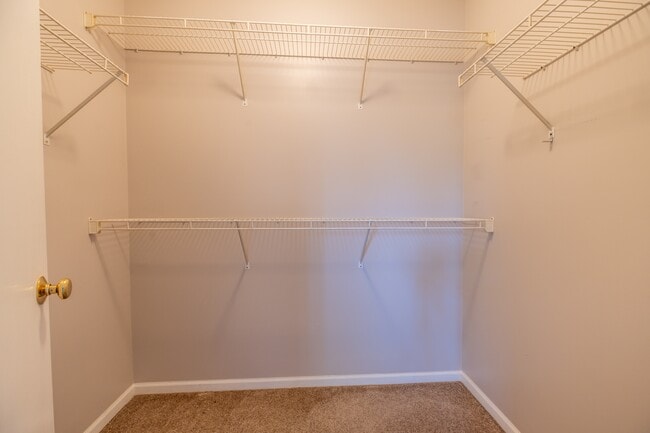 Building Photo - 484-486 Applegate Ln