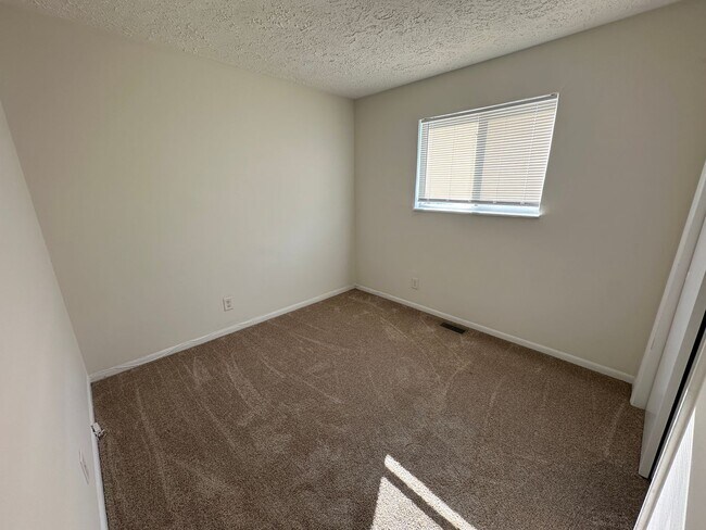 Building Photo - 4155 N Kitley Ave