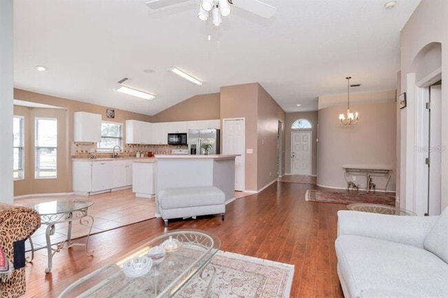 Building Photo - 314 Fountainview Cir