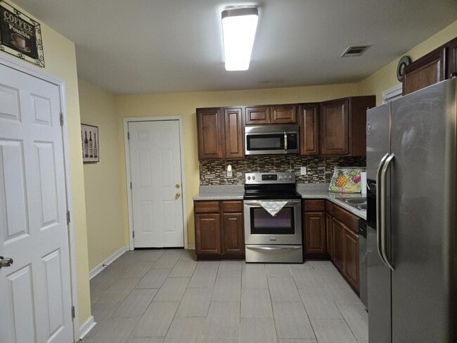 Building Photo - 460 Paxton Pl