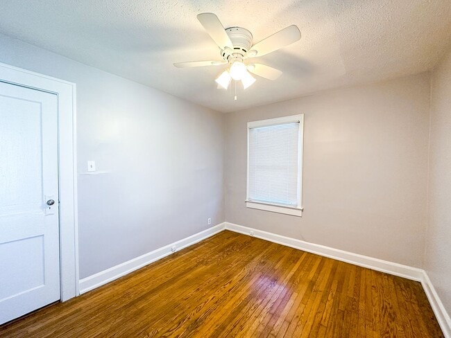 Building Photo - 867-867 N Linwood Ave