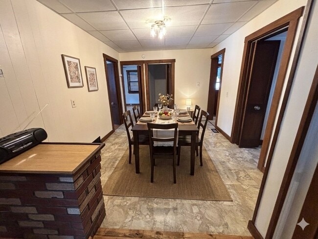 Building Photo - 4 Braemore Rd