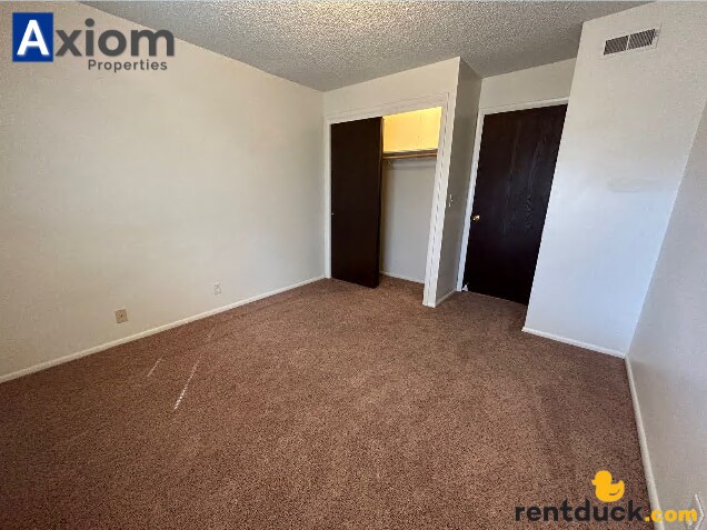 Building Photo - 1534 Bench Rd