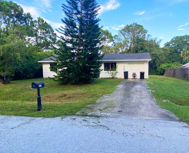 Building Photo - 1029 Ulysses Ave SE