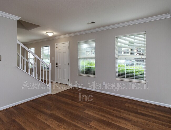 Building Photo - 2123 Cartmill Dr