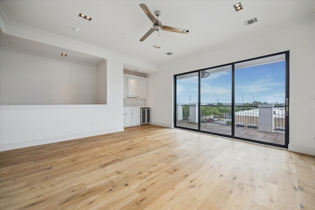 Building Photo - 1352 Kent Grv Pl