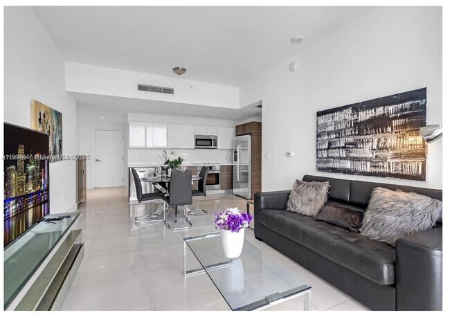 Building Photo - 1010 SW 2nd Ave