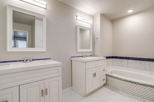 Building Photo - 5947 Chimney Wood Cir