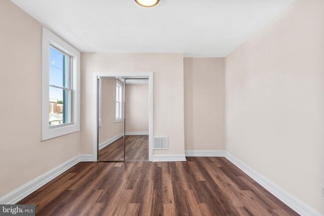 Building Photo - 2113 S Simpson St