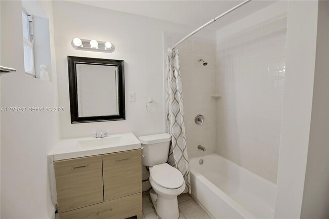 Building Photo - 1160 W 26th Ct