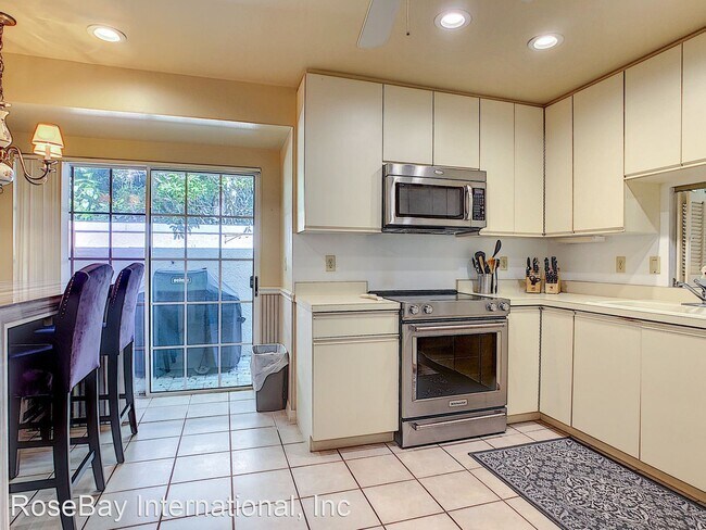 Building Photo - 4445 Oakley Greene