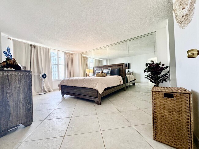 Building Photo - 3800 S Ocean Dr