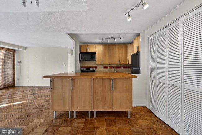 Building Photo - 1311 Delaware Ave SW