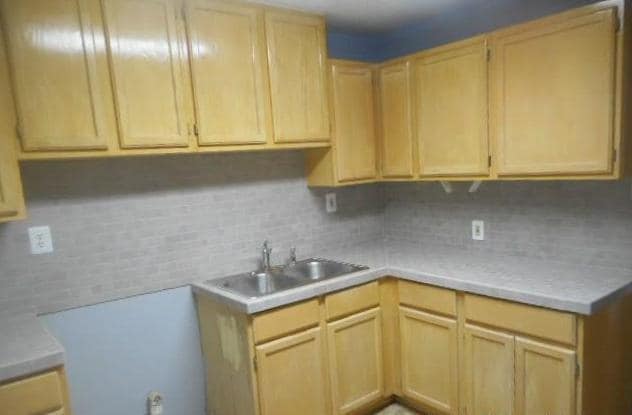 Building Photo - 1617 Cambridge Dr