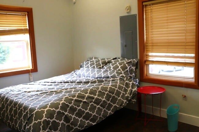 Building Photo - 7025 California Ave SW