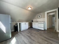 Building Photo - 938 E Dayton St