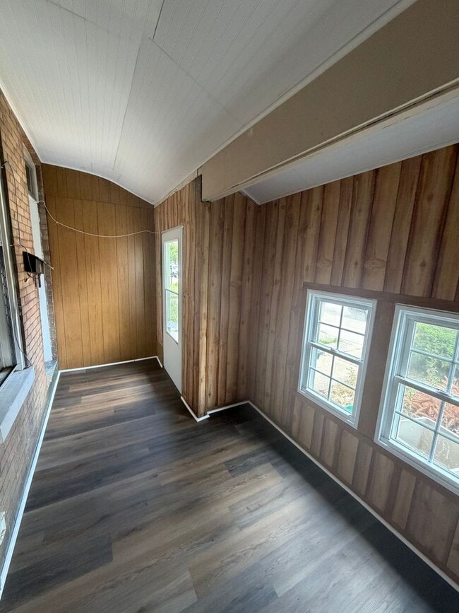 Building Photo - 835 Liden Ave