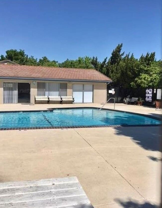 Building Photo - 2 Bedroom 1 Bathroom Condo in Antioch - COMING SOON !!